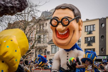 15-02-2026 Aalst yıllık karnaval geçidi sokaklarda