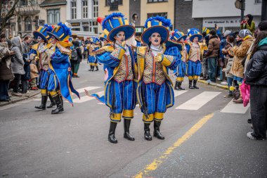 15-02-2026 Aalst yıllık karnaval geçidi sokaklarda