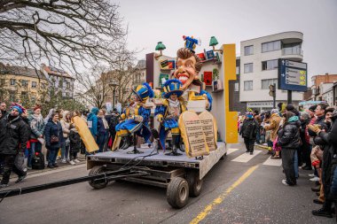 15-02-2026 Aalst yıllık karnaval geçidi sokaklarda