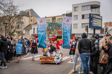 15-02-2026 Aalst yıllık karnaval geçidi sokaklarda
