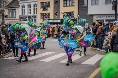 15-02-2026 Aalst yıllık karnaval geçidi sokaklarda