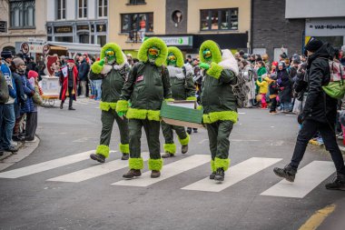15-02-2026 Aalst yıllık karnaval geçidi sokaklarda