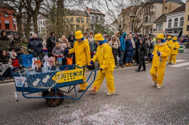 15-02-2026 Aalst yıllık karnaval geçidi sokaklarda