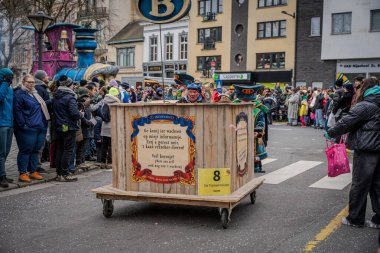 15-02-2026 Aalst yıllık karnaval geçidi sokaklarda