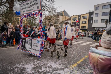 15-02-2026 Aalst yıllık karnaval geçidi sokaklarda
