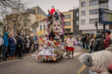 15-02-2026 Aalst yıllık karnaval geçidi sokaklarda
