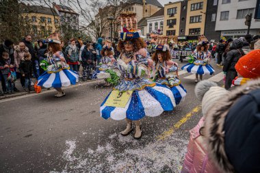 15-02-2026 Aalst yıllık karnaval geçidi sokaklarda