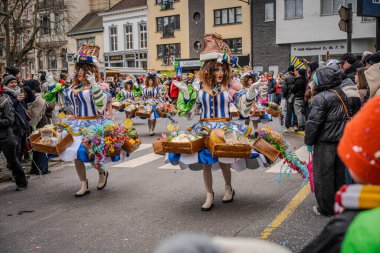 15-02-2026 Aalst yıllık karnaval geçidi sokaklarda