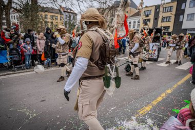 15-02-2026 Aalst yıllık karnaval geçidi sokaklarda