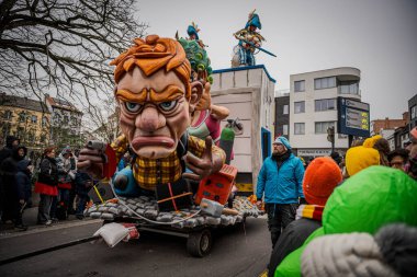 15-02-2026 Aalst yıllık karnaval geçidi sokaklarda