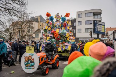 15-02-2026 Aalst yıllık karnaval geçidi sokaklarda