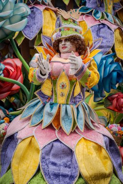 15-02-2026 Aalst yıllık karnaval geçidi sokaklarda