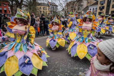 15-02-2026 Aalst yıllık karnaval geçidi sokaklarda