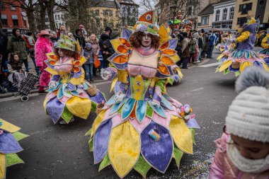 15-02-2026 Aalst yıllık karnaval geçidi sokaklarda