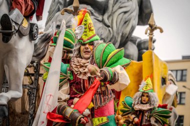 15-02-2026 Aalst yıllık karnaval geçidi sokaklarda