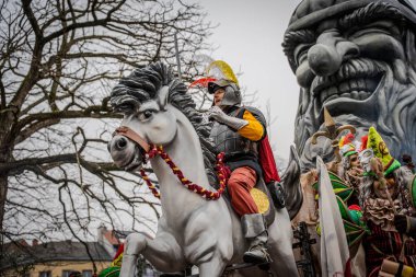 15-02-2026 Aalst yıllık karnaval geçidi sokaklarda