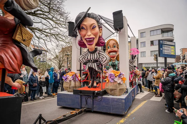 15-02-2026 Aalst yıllık karnaval geçidi sokaklarda