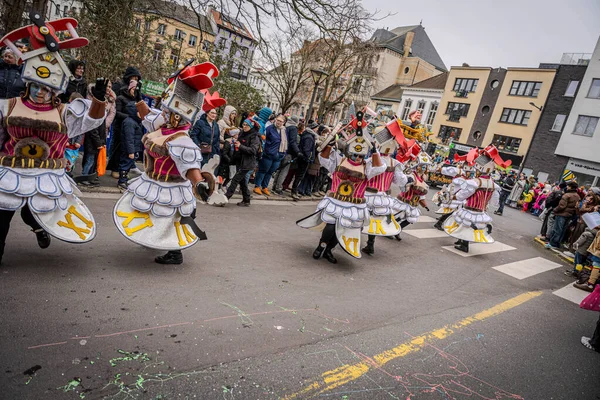 15-02-2026 Aalst yıllık karnaval geçidi sokaklarda