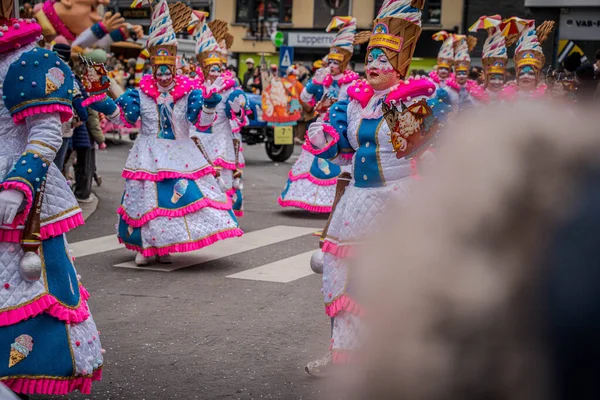 15-02-2026 Aalst yıllık karnaval geçidi sokaklarda