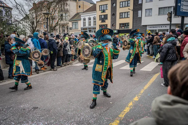 15-02-2026 Aalst yıllık karnaval geçidi sokaklarda