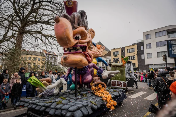 15-02-2026 Aalst yıllık karnaval geçidi sokaklarda