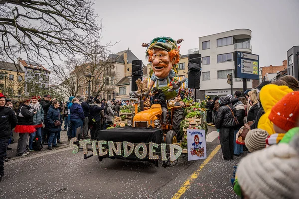 15-02-2026 Aalst yıllık karnaval geçidi sokaklarda