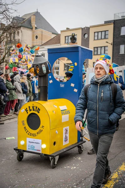 15-02-2026 Aalst yıllık karnaval geçidi sokaklarda