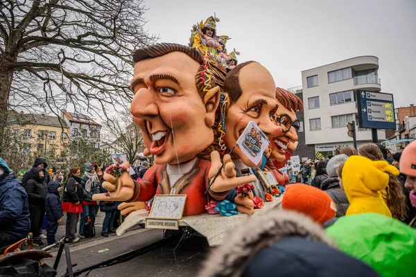15-02-2026 Aalst yıllık karnaval geçidi sokaklarda