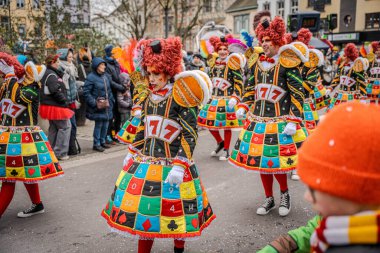 15-02-2026 Aalst yıllık karnaval geçidi sokaklarda