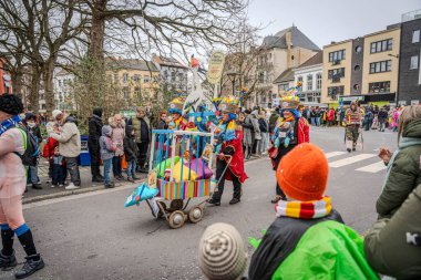 15-02-2026 Aalst yıllık karnaval geçidi sokaklarda