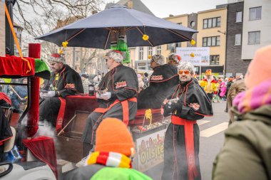 15-02-2026 Aalst yıllık karnaval geçidi sokaklarda