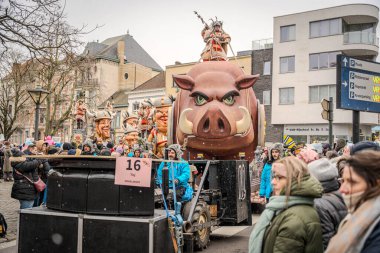 15-02-2026 Aalst yıllık karnaval geçidi sokaklarda