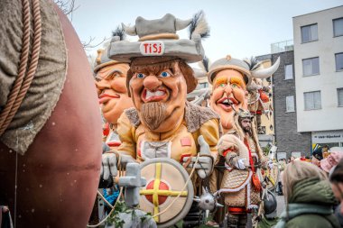 15-02-2026 Aalst yıllık karnaval geçidi sokaklarda