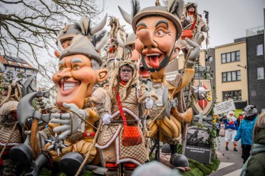 15-02-2026 Aalst yıllık karnaval geçidi sokaklarda