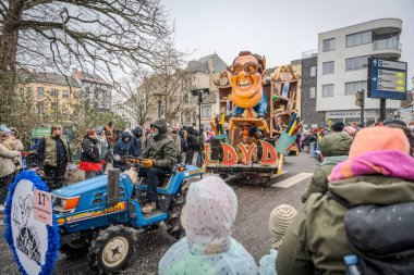 15-02-2026 Aalst yıllık karnaval geçidi sokaklarda