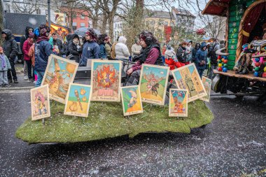 15-02-2026 Aalst yıllık karnaval geçidi sokaklarda