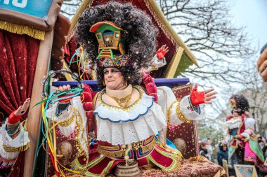 15-02-2026 Aalst yıllık karnaval geçidi sokaklarda