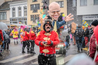 15-02-2026 Aalst yıllık karnaval geçidi sokaklarda