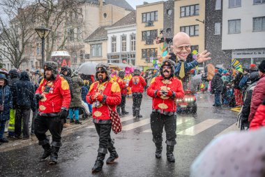 15-02-2026 Aalst yıllık karnaval geçidi sokaklarda