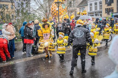 15-02-2026 Aalst yıllık karnaval geçidi sokaklarda