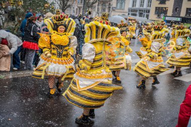 15-02-2026 Aalst yıllık karnaval geçidi sokaklarda