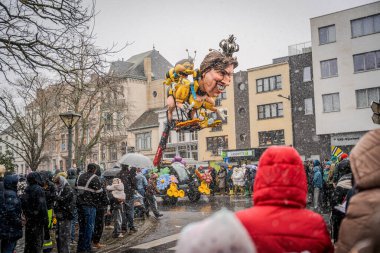 15-02-2026 Aalst yıllık karnaval geçidi sokaklarda