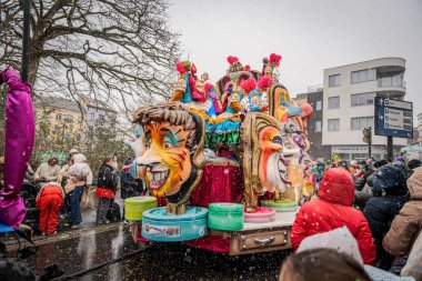 15-02-2026 Aalst yıllık karnaval geçidi sokaklarda