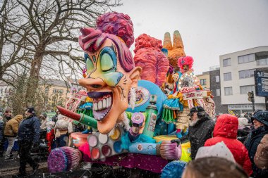 15-02-2026 Aalst yıllık karnaval geçidi sokaklarda