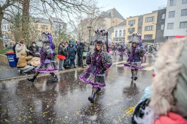 15-02-2026 Aalst yıllık karnaval geçidi sokaklarda
