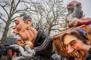 15-02-2026 Aalst yıllık karnaval geçidi sokaklarda