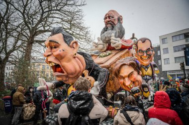 15-02-2026 Aalst yıllık karnaval geçidi sokaklarda