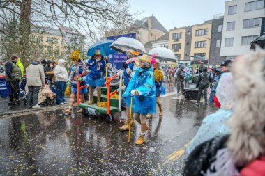 15-02-2026 Aalst yıllık karnaval geçidi sokaklarda