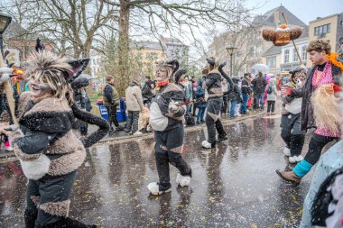 15-02-2026 Aalst yıllık karnaval geçidi sokaklarda