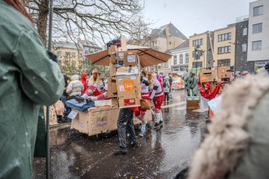 15-02-2026 Aalst yıllık karnaval geçidi sokaklarda